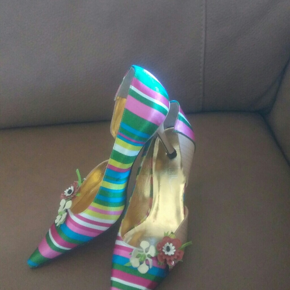 Shoes - Picture 2 of 2